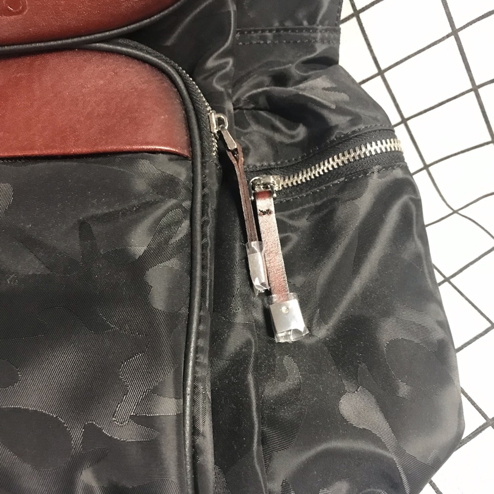 Stylish backpack 🎒 - Picture 3 of 5